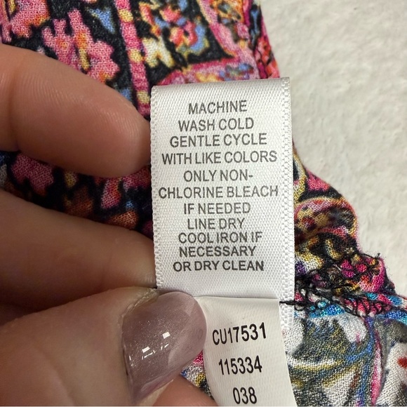 Cupio Multicolor Paisley Top size medium ladder sleeves hi/low cut - Picture 8 of 8